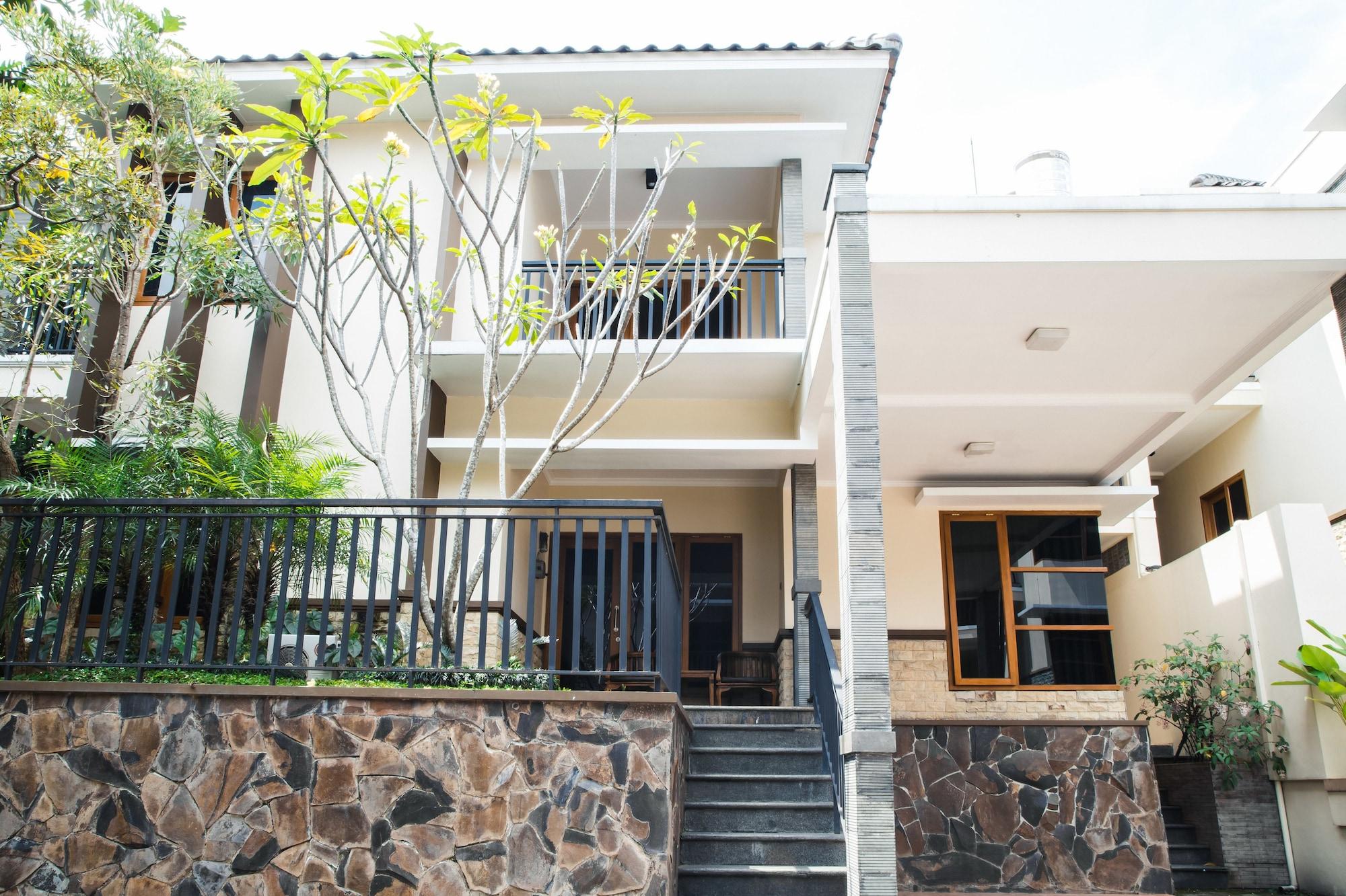 กุลเกซัก วิลลา บันดุง Villa ภายนอก รูปภาพ